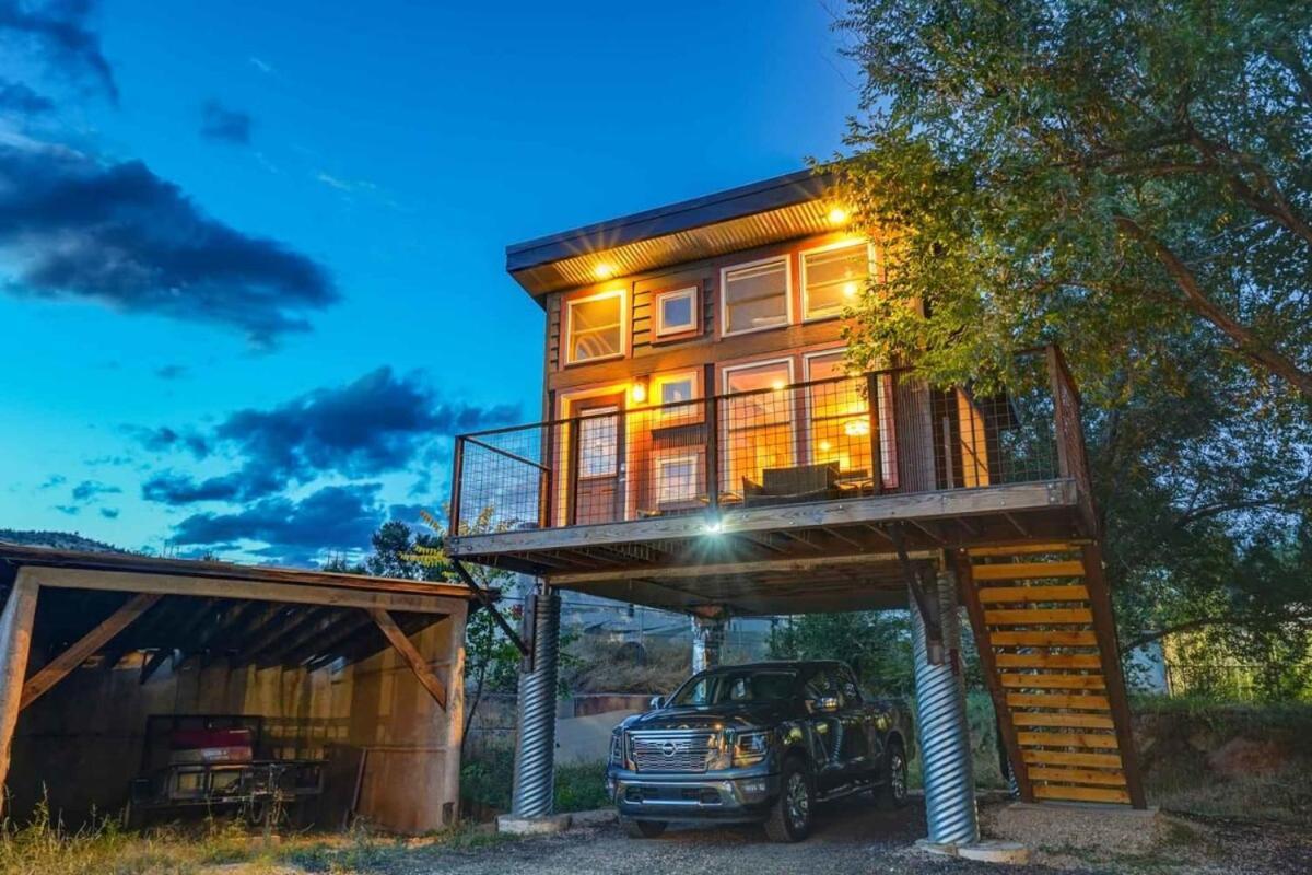 Red Rock Treehouse Unique In Old Colorado City Colorado Springs Exterior photo